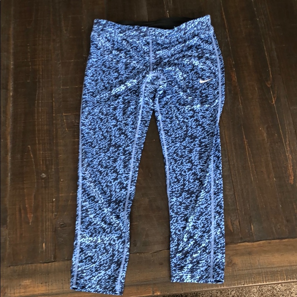 Nike dry fit cropped work out leggings